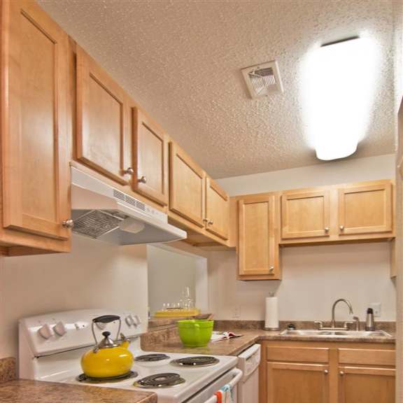 kitchen at lakecrest apartments, prg real estate management, greenville, sc
