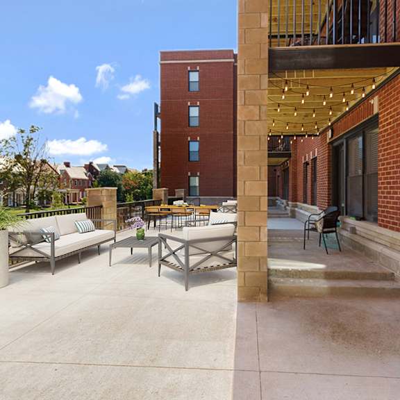 rooftop lounge at circ apartments, virginia
