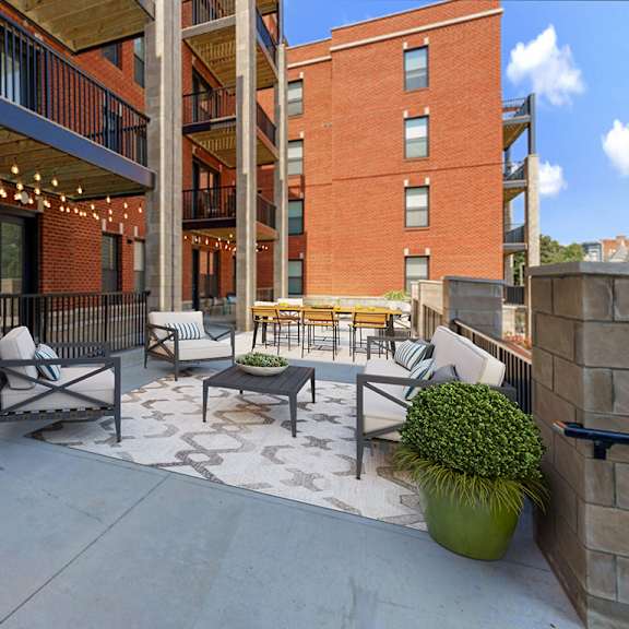 rooftop patio at circ apartments, richmond 23220