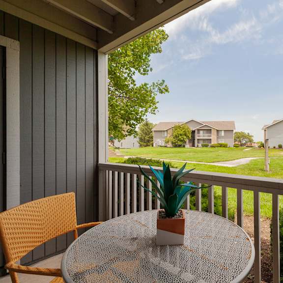 balcony and patio at the reserve at barry apartments, kansas city