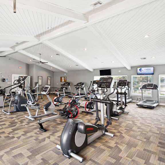 cardio and strength center at the reserve at barry apartments, kansas city, missouri