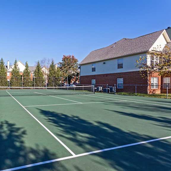 tennis court at the resort at lake crossing apartments, prg real estate, lexington, ky, 40515