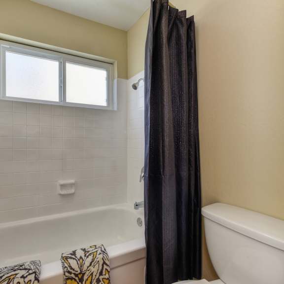 bathroom with window  at the retreat at walnut creek, walnut creek, 94596