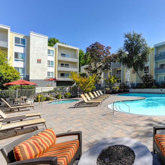 outdoor lounge area at the retreat at walnut creek, walnut creek, ca, 94596