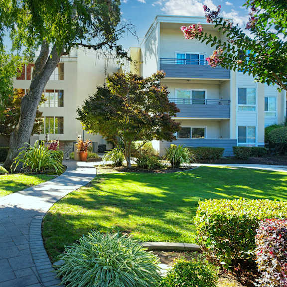 our apartments offer a clubhouse at the retreat at walnut creek, walnut creek, ca