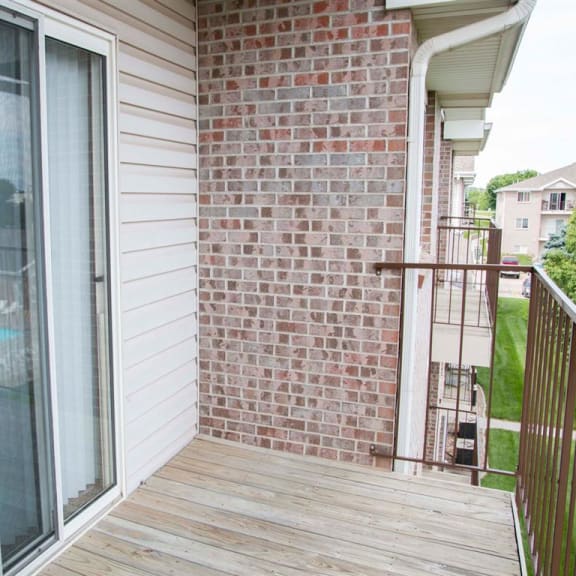 Thumbnail 6 of 11 Exterior balcony at Highland View Apartments in Lincoln NE