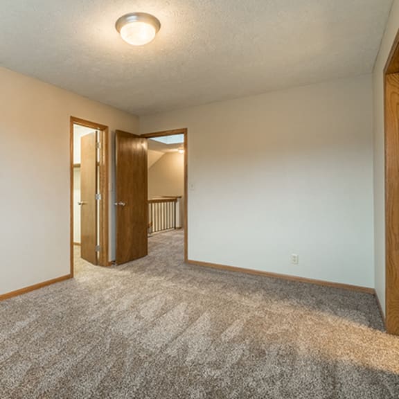Thumbnail 13 of 15 Large and spacious bedroom at Fountain Glen apartment
