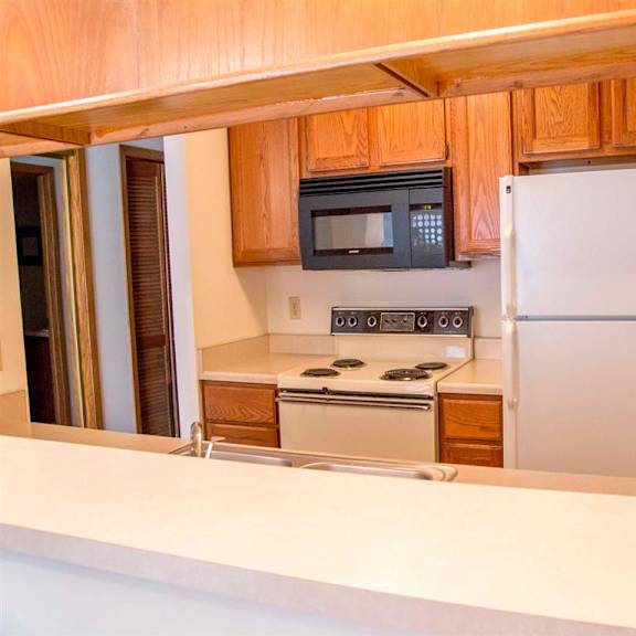 Thumbnail 6 of 9 kitchen bar at Capitol View Apartments in Lincoln Nebraska