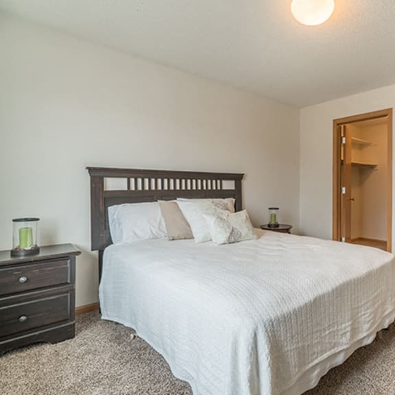 Thumbnail 13 of 14 Bedroom with walk-in closet at The Northbrook Apartment Homes, Lincoln, NE