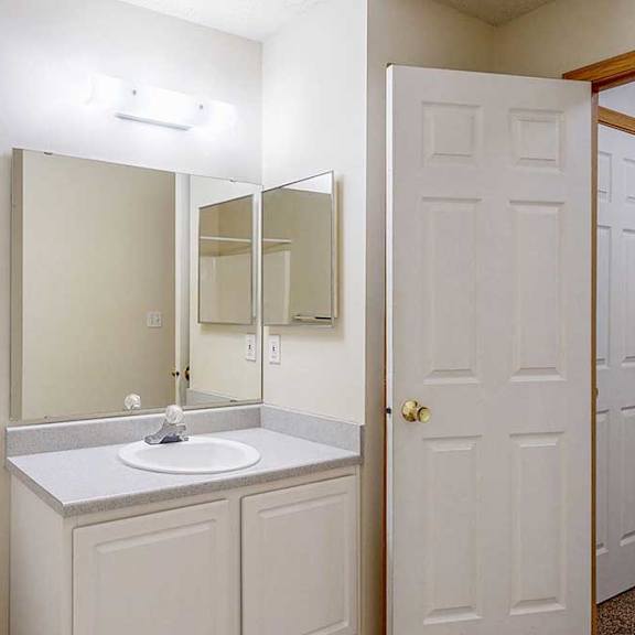 Thumbnail 15 of 28 single sink vanity in bathroom
