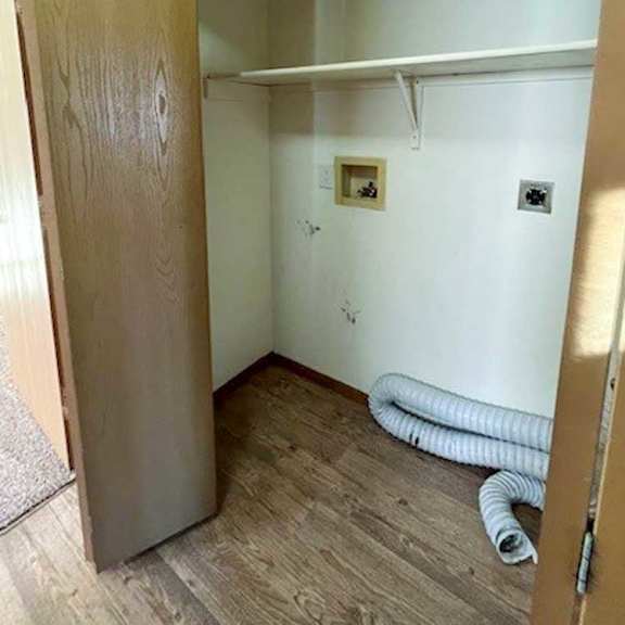 Thumbnail 17 of 17 a laundry closet with washer and dryer hookups