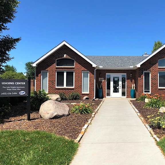 clubhouse lounge at pine lake heights apartments in lincoln ne