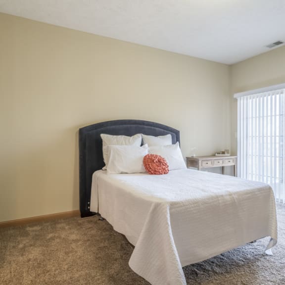 Thumbnail 9 of 12 bedroom with bed and window
