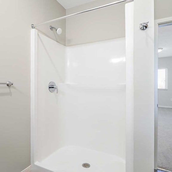 Thumbnail 18 of 27 a bathroom featuring a walk-in shower