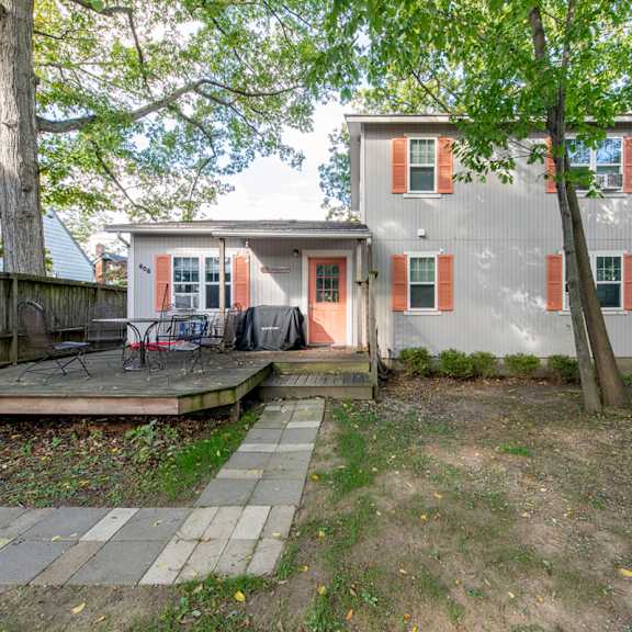 808 hutchins yard and deck