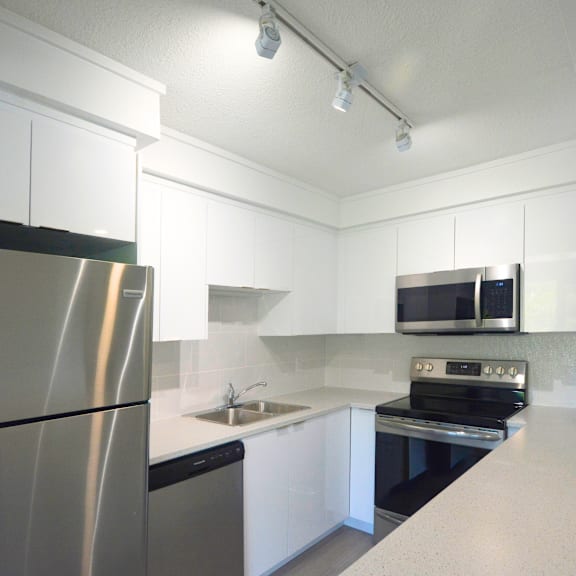 1 oak street kitchen