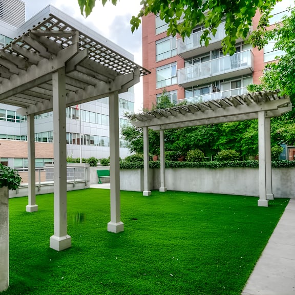 100 lower ossington avenue greenspace/terrace