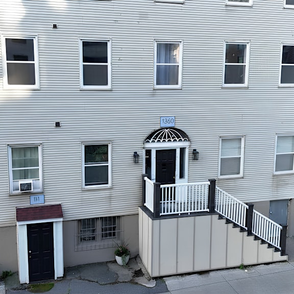 1358-1360 hollis exterior entry