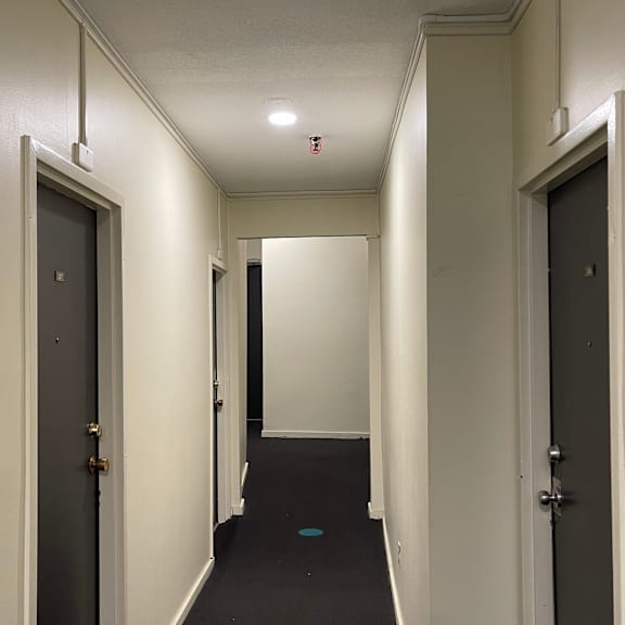 1358-1360 hollis hallway