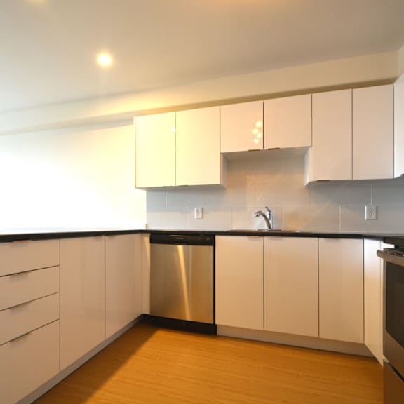 155 stoneybrook court kitchen