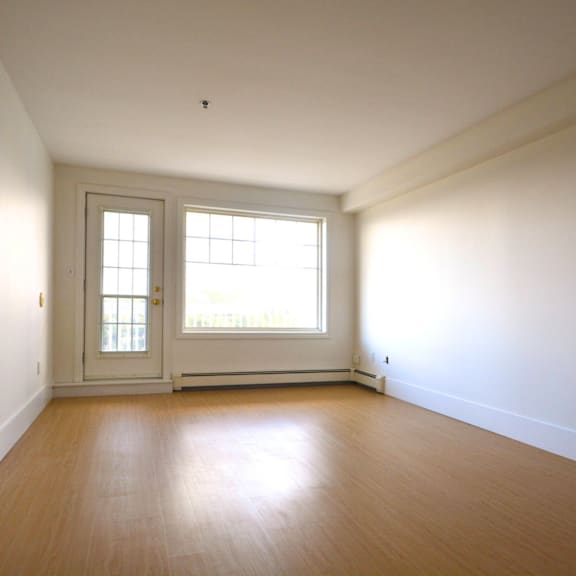 155 stoneybrook court living space
