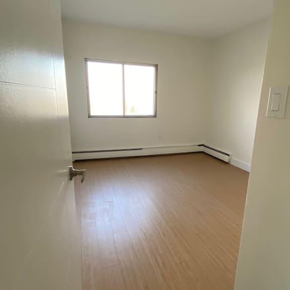 19 plateau crescent bedroom