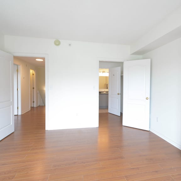 21 parkland living space and hallway