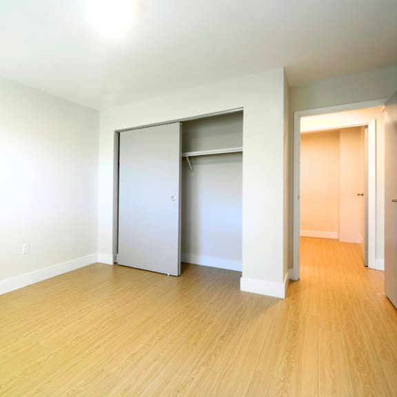 23 glen moir bedroom