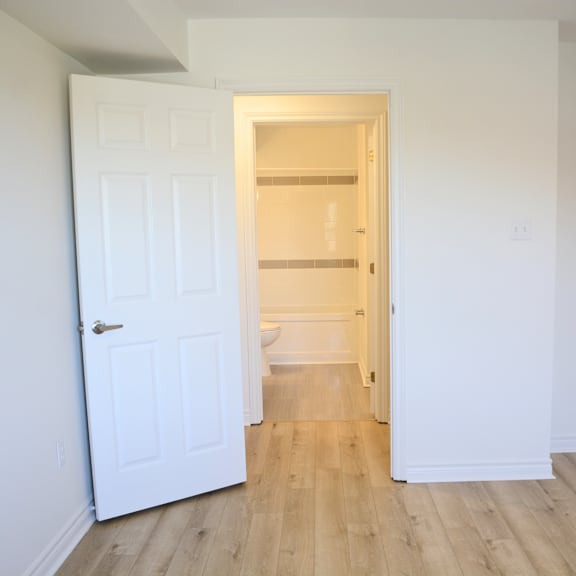 31 carrington place bathroom entry
