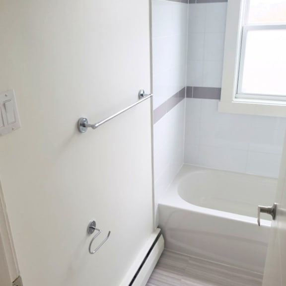 3565 connaught bathroom