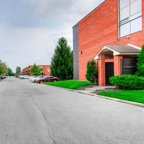 bellwood terrace entry and parking