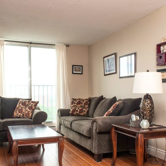 glenforest apartments living room
