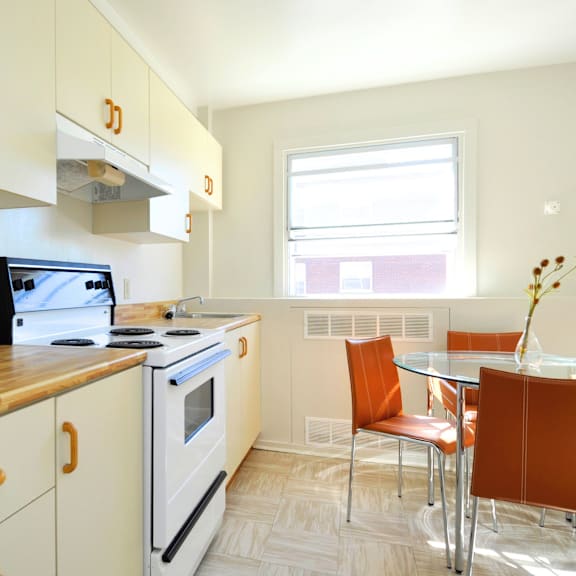 lakefront apartments kitchen