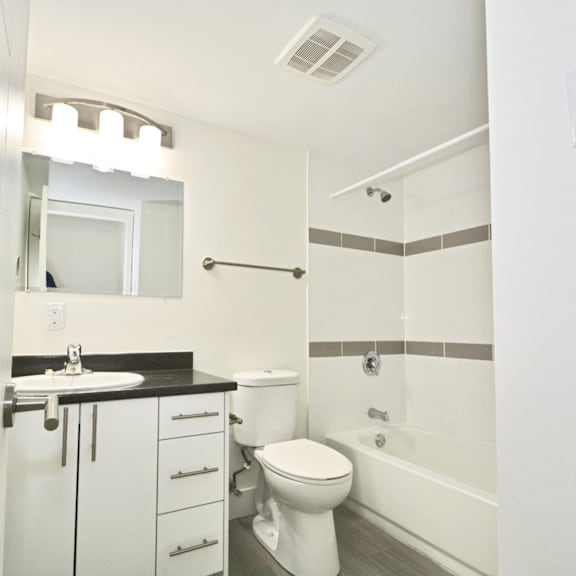 parker street apartments bathroom
