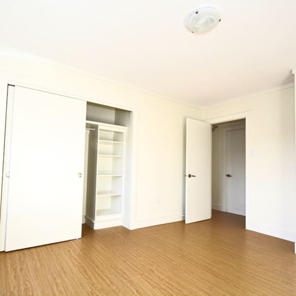 parker street apartments bedroom closet