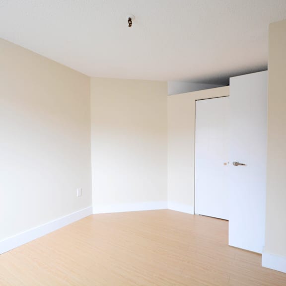 quinpool court bedroom