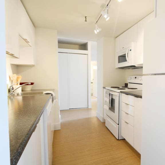 quinpool tower kitchen