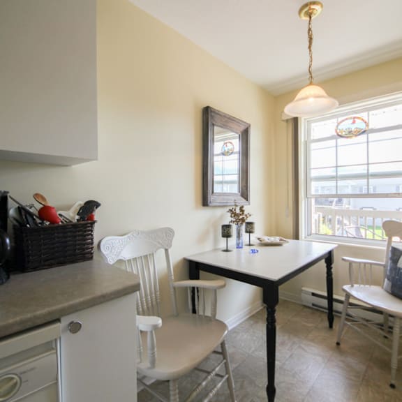 strathmore apartments dining room