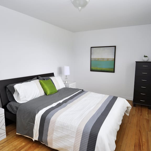 victoria gardens bedroom