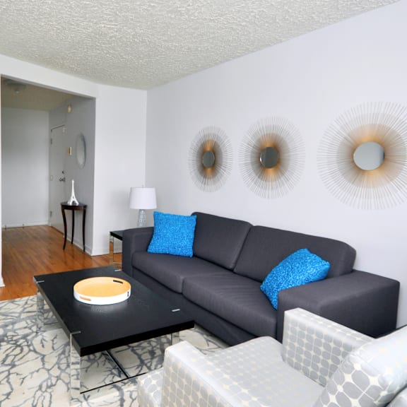 victoria gardens living room
