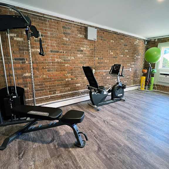 fitness center at crown pointe apartments, kentucky, 41014