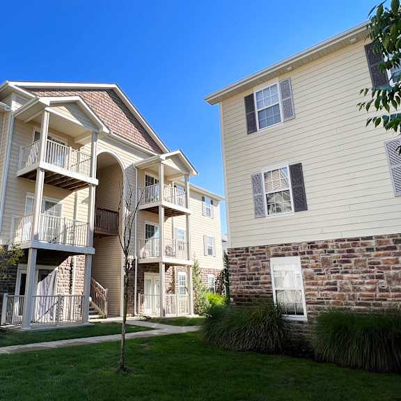 exterior at the residences at liberty crossing, ohio