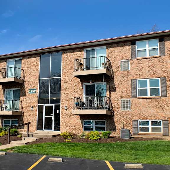 green outdoor at crown crossing apartments, amelia, ohio