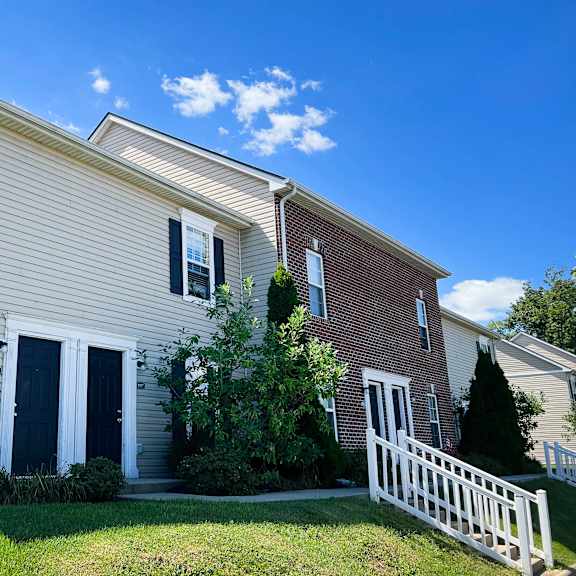 building at brookfield village apartments, grove city, oh, 43123