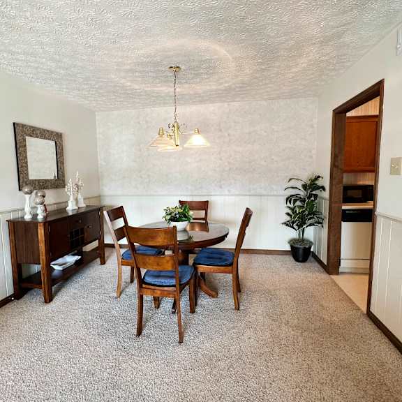 dining area at grace court, kentucky