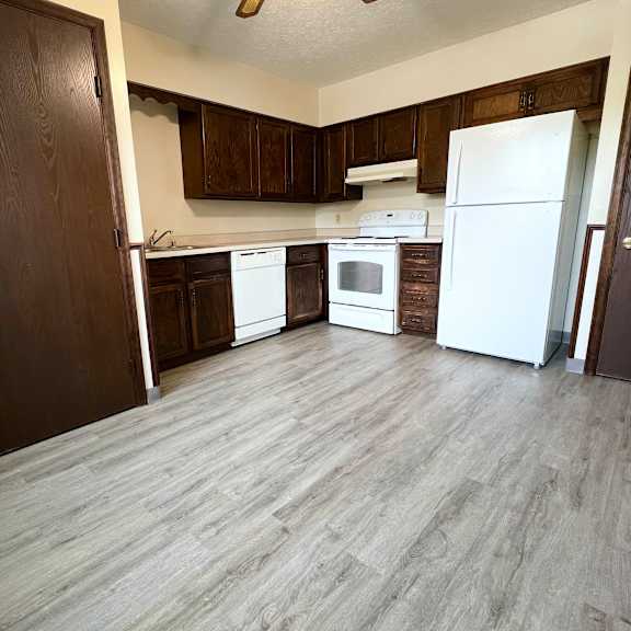 open concept kitchen  at crestbrook apartments & townhomes, kentucky
