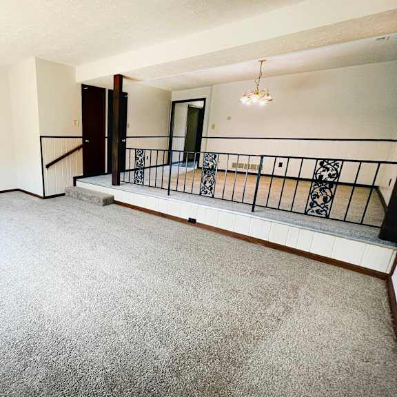 master carpeting  at crestbrook apartments & townhomes, crescent spring, ky, 41017