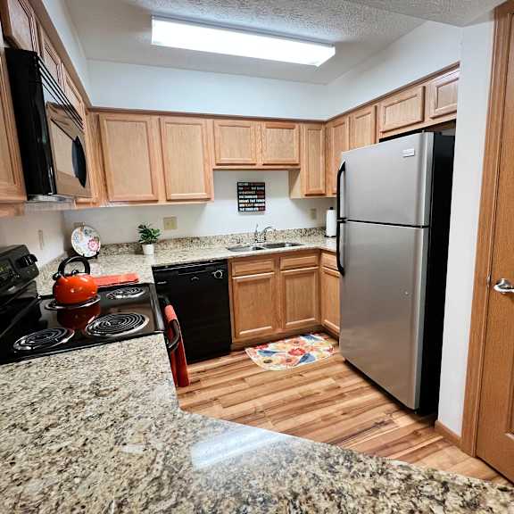 fully equipped kitchen at the overlook at ft. thomas, ft. thomas, kentucky