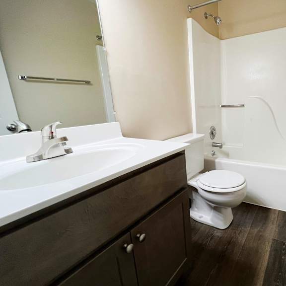 bathroom with bathtub at forest creek apartments, middletown