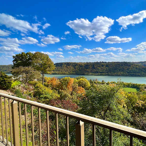 indian lookout select units with river at indian lookout apartments, cincinnati, 45238